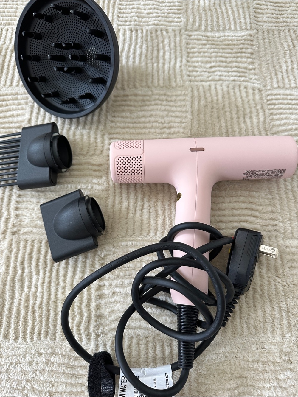 L’ange compact hair dryer with attachments - Picture 3 of 3